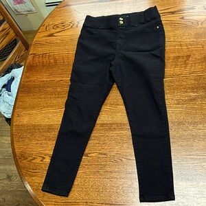 Just Be stretch high rise skinny pull on black jeans. Size L. Never worn.